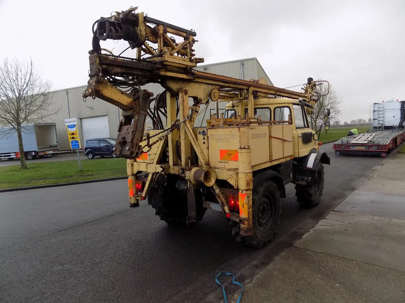 Mercedes-Benz U416 Unimog KNEBEL HY75 - آلة حفر: صور 4 Mercedes-Benz U416 Unimog KNEBEL HY75 - آلة حفر: صور 4