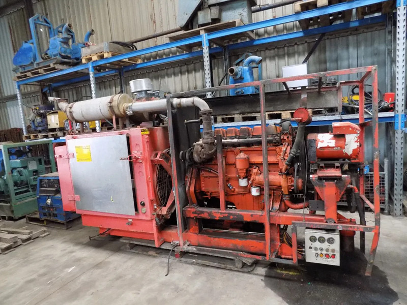 Scania compressor 20 bar scania compressor 20 bar met generator - ضاغط الهواء: صور 2 Scania compressor 20 bar scania compressor 20 bar met generator - ضاغط الهواء: صور 2