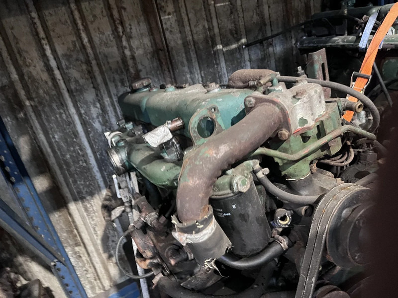 Volvo D60A met transmissie - المحرك - شاحنة: صور 1 Volvo D60A met transmissie - المحرك - شاحنة: صور 1