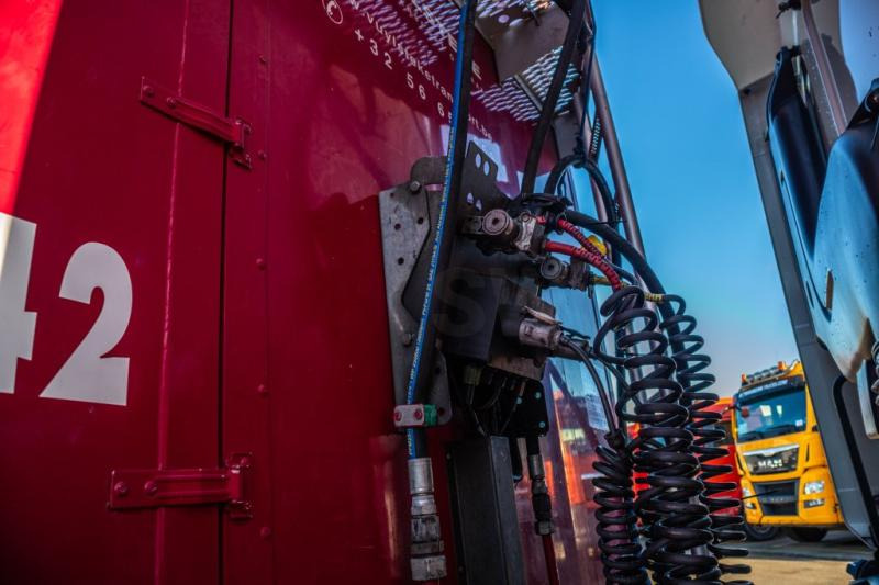 KRAKER WALKING FLOOR CF 200-92 m3 - أرضية المشي نصف مقطورة: صور 5 KRAKER WALKING FLOOR CF 200-92 m3 - أرضية المشي نصف مقطورة: صور 5