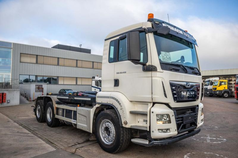 MAN TGS 26.430-6x2-4 BL (New Tires) - شاحنة ذات الخطاف: صور 2 MAN TGS 26.430-6x2-4 BL (New Tires) - شاحنة ذات الخطاف: صور 2