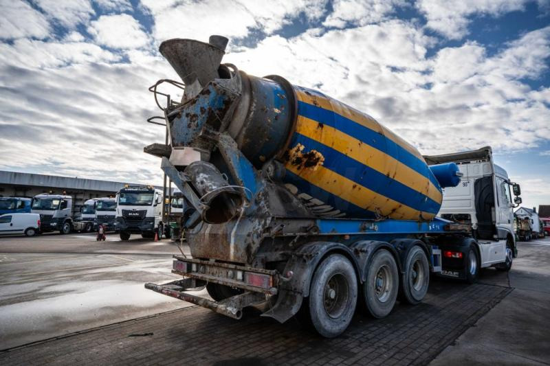 MULLER BETON MIXER/MALAXEUR/MISCHER LIEBHERR 12M3 - نصف مقطورة: صور 4 MULLER BETON MIXER/MALAXEUR/MISCHER LIEBHERR 12M3 - نصف مقطورة: صور 4