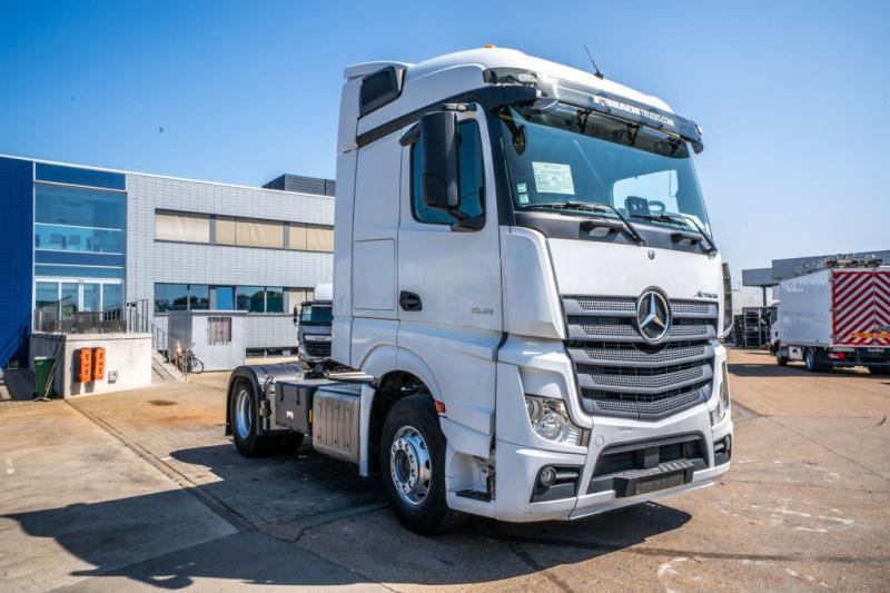 Mercedes ACTROS 1845 LS - شاحنة جرار: صور 2 Mercedes ACTROS 1845 LS - شاحنة جرار: صور 2