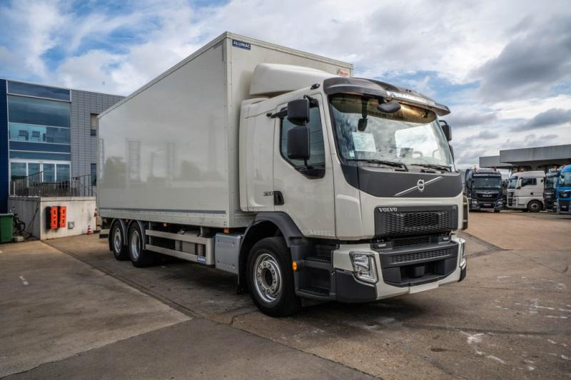 Volvo FE 320 -6X2 +DHOLLANDIA 2.5T- 194.400 KM - بصندوق مغلق شاحنة: صور 2 Volvo FE 320 -6X2 +DHOLLANDIA 2.5T- 194.400 KM - بصندوق مغلق شاحنة: صور 2