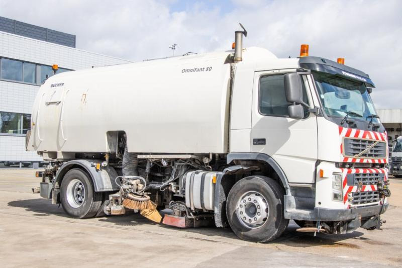 Volvo FM 340 - BUCHER SCHÖRLING 8000 - سياره كنس شوارع: صور 3 Volvo FM 340 - BUCHER SCHÖRLING 8000 - سياره كنس شوارع: صور 3