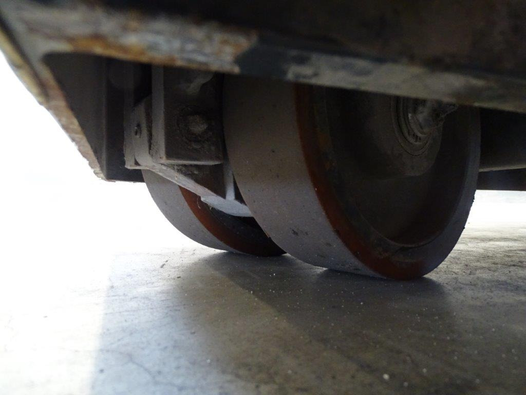 Bulmor EMU30/13-12/35V - شاحنة المناولة رباعية الاتجاهات: صور 2 Bulmor EMU30/13-12/35V - شاحنة المناولة رباعية الاتجاهات: صور 2