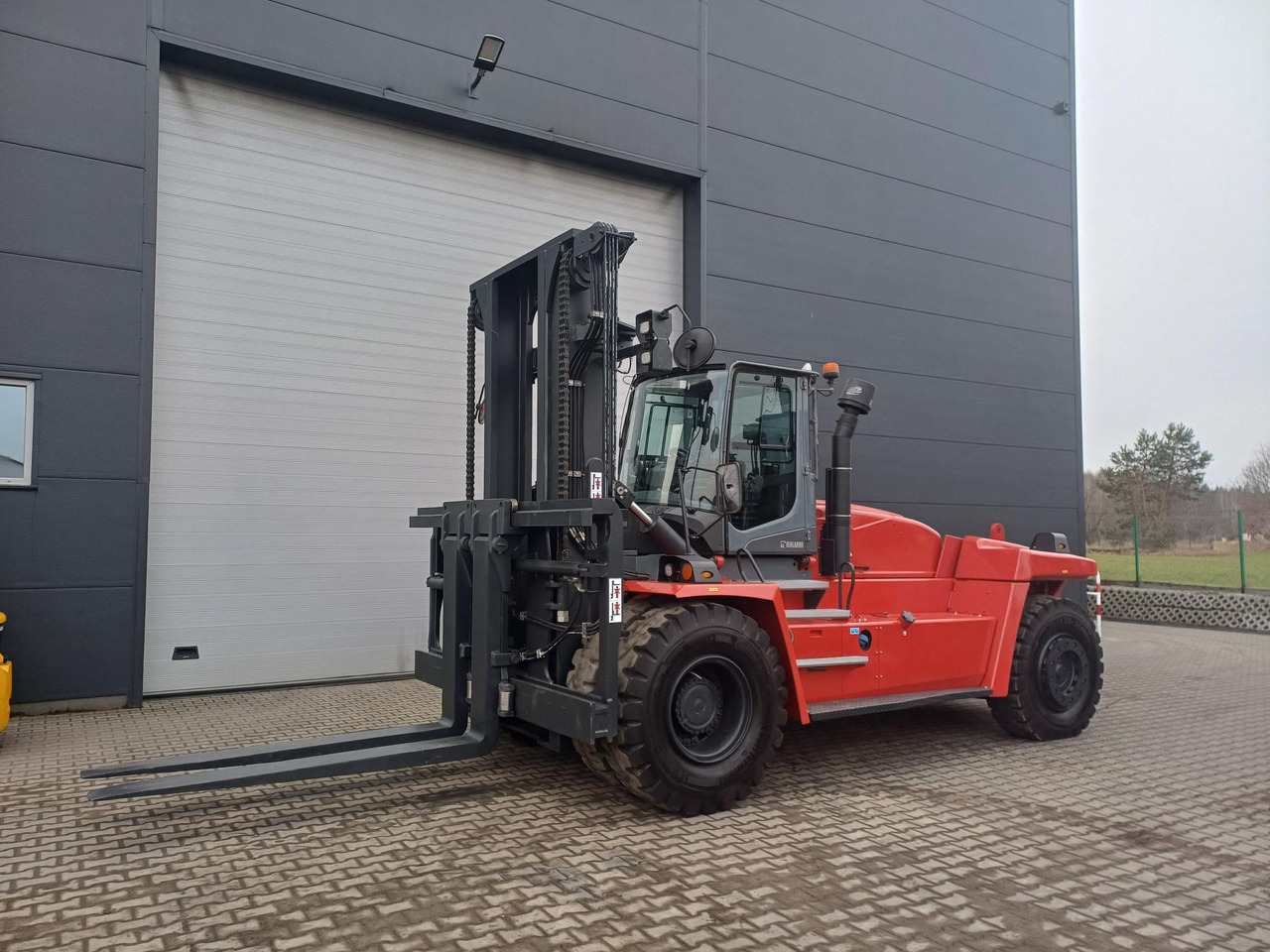 Kalmar DCG250-12LB - رافعة شوكية ديزل: صور 1 Kalmar DCG250-12LB - رافعة شوكية ديزل: صور 1