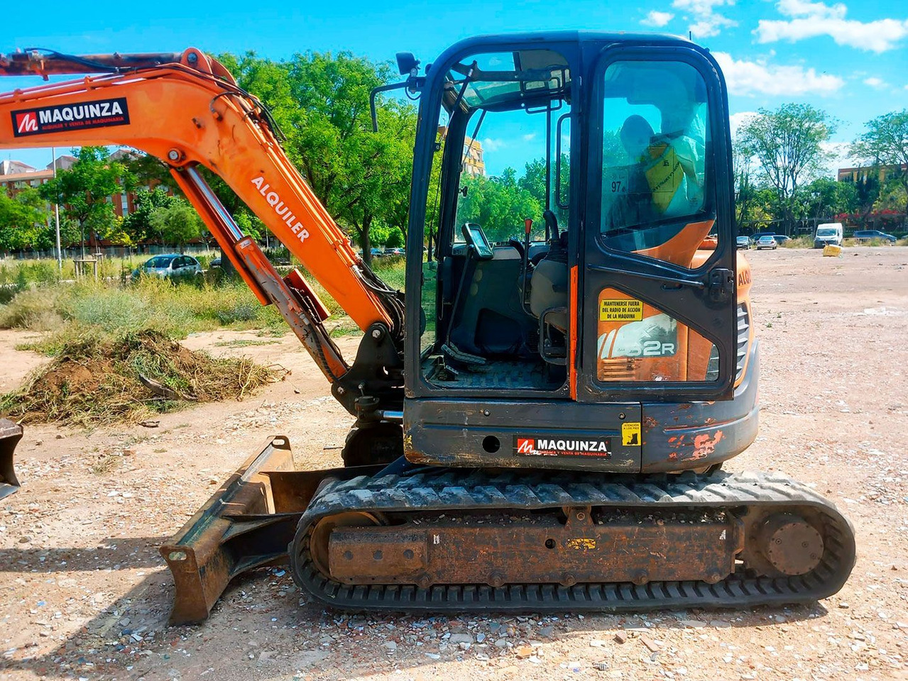 DOOSAN DX62R-3 - حفارة مصغرة: صور 2 DOOSAN DX62R-3 - حفارة مصغرة: صور 2