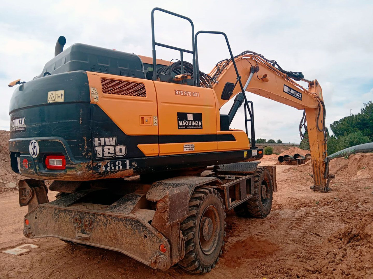 HYUNDAI HW180 - حفارة على عجلات: صور 4 HYUNDAI HW180 - حفارة على عجلات: صور 4