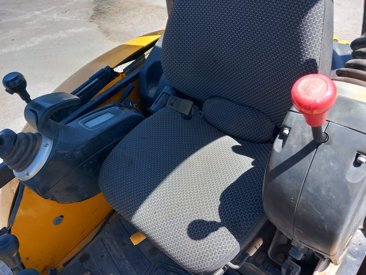 JCB 8030ZTS - حفارة مصغرة: صور 5 JCB 8030ZTS - حفارة مصغرة: صور 5