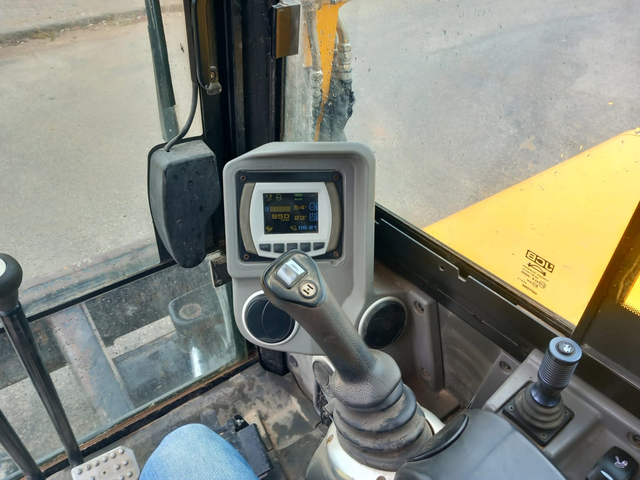 JCB 85Z - حفارة مصغرة: صور 5 JCB 85Z - حفارة مصغرة: صور 5