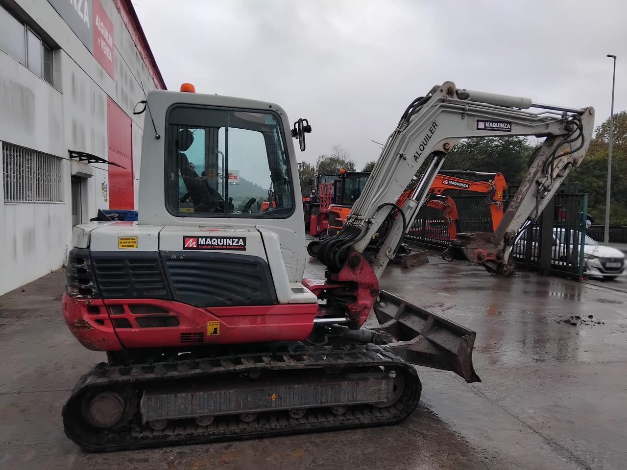 TAKEUCHI TB250 - حفارة مصغرة: صور 1 TAKEUCHI TB250 - حفارة مصغرة: صور 1