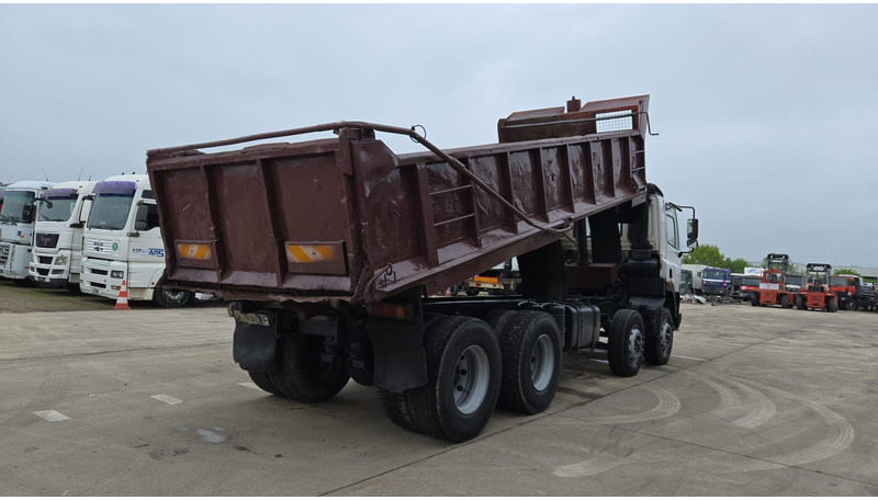 DAF 85 CF 340 (EURO 2 / MANUAL PUMP / STEEL SUSP. / POSSIBLE AS CHASSIS / 8X4) - قلابات: صور 5 DAF 85 CF 340 (EURO 2 / MANUAL PUMP / STEEL SUSP. / POSSIBLE AS CHASSIS / 8X4) - قلابات: صور 5