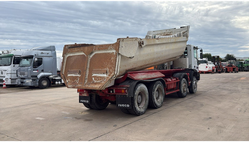 Iveco Eurotrakker 260 E32 (GRAND PONT / LAMES / POMPE MANUELLE / 8X4 / CURSOR 8) - قلابات: صور 5 Iveco Eurotrakker 260 E32 (GRAND PONT / LAMES / POMPE MANUELLE / 8X4 / CURSOR 8) - قلابات: صور 5