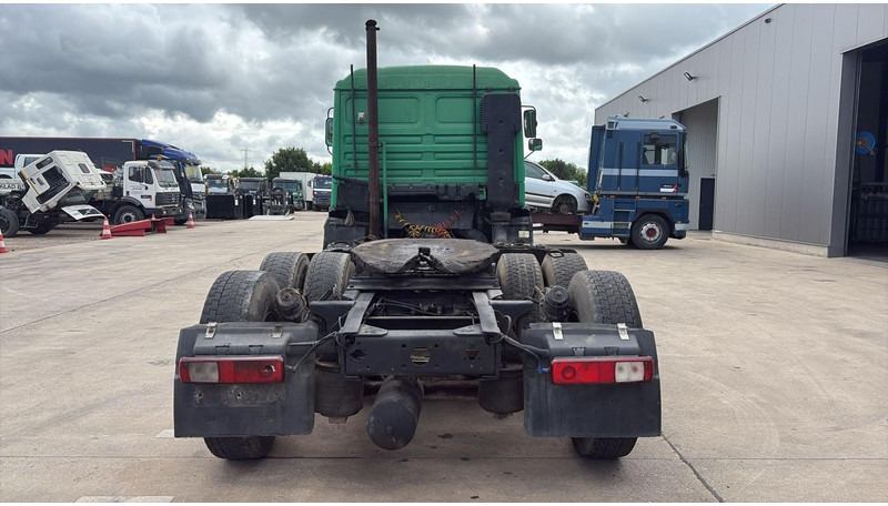 شاحنة جرار MAN 25.372 (6X2 / MANUAL PUMP / POMPE MANUELLE / 8 TYRES / 6 CYLINDERS): صور 6