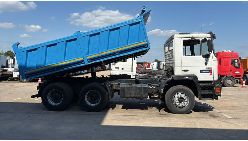 MAN 26.322 (MANUAL PUMP / POMPE MANUELLE / LAMES / GRAND PONT / BIG AXLE) - قلابات: صور 4 MAN 26.322 (MANUAL PUMP / POMPE MANUELLE / LAMES / GRAND PONT / BIG AXLE) - قلابات: صور 4