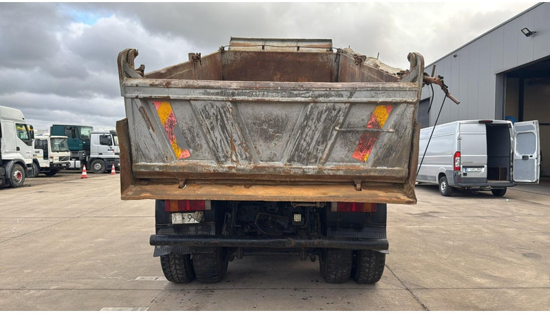 MAN 26.372 (MANUAL PUMP / POMPE MANUELLE / LAMES / GRAND PONT / STEEL SUSP. / 6 CYLINDER) - قلابات: صور 5 MAN 26.372 (MANUAL PUMP / POMPE MANUELLE / LAMES / GRAND PONT / STEEL SUSP. / 6 CYLINDER) - قلابات: صور 5