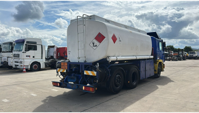 MAN 26.402 (18.000 L / 6X2 / 6 CYLINDER / FRONT STEEL / 3 COMPARTIMENTS) - شاحنة صهريج: صور 5 MAN 26.402 (18.000 L / 6X2 / 6 CYLINDER / FRONT STEEL / 3 COMPARTIMENTS) - شاحنة صهريج: صور 5