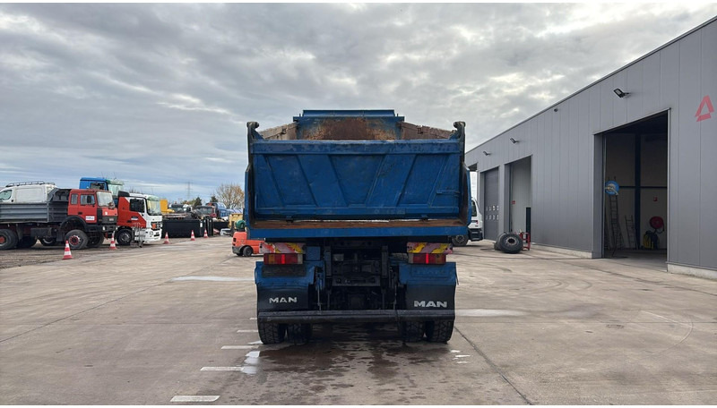 MAN 35.414 (6 CYLINDER / 8X6 / BIG AXLES / STEEL SUSP. / LAMES / GRAND PONT) - قلابات: صور 5 MAN 35.414 (6 CYLINDER / 8X6 / BIG AXLES / STEEL SUSP. / LAMES / GRAND PONT) - قلابات: صور 5