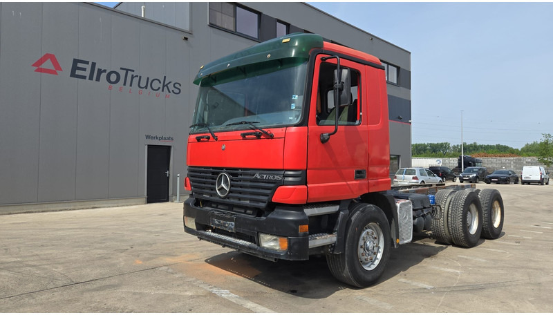 Mercedes-Benz ACTROS 2640 (EPS / 3 PEDALES / V6 / LAMES / GRAND PONT / EURO 2 / SEMI-AUTO) - الشاسيه شاحنة: صور 1 Mercedes-Benz ACTROS 2640 (EPS / 3 PEDALES / V6 / LAMES / GRAND PONT / EURO 2 / SEMI-AUTO) - الشاسيه شاحنة: صور 1