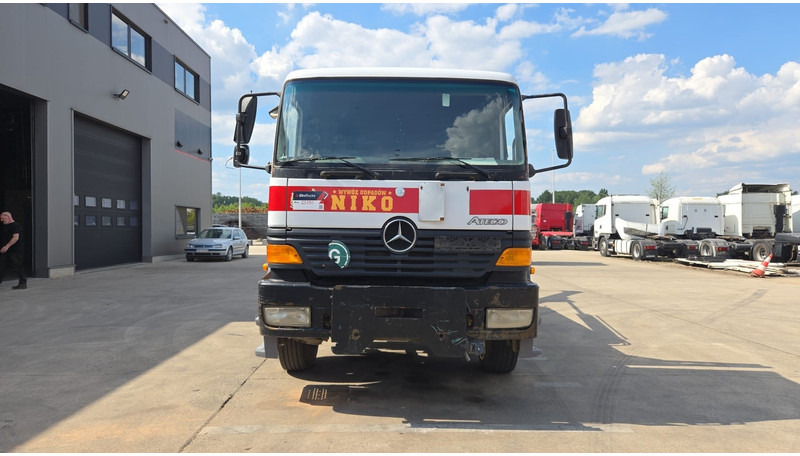 Mercedes-Benz Atego 1823 (BIG AXLE / STEEL SUSP. / LAMES / BOITE MANUELLE / MANUAL GETRIEBE) - شاحنات الحاويات / جسم علوي قابل للتغيير شاحنة: صور 2 Mercedes-Benz Atego 1823 (BIG AXLE / STEEL SUSP. / LAMES / BOITE MANUELLE / MANUAL GETRIEBE) - شاحنات الحاويات / جسم علوي قابل للتغيير شاحنة: صور 2