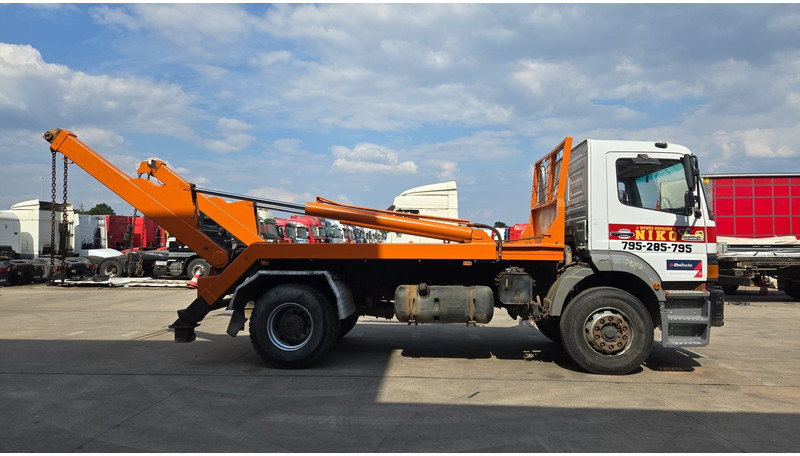Mercedes-Benz Atego 1823 (BIG AXLE / STEEL SUSP. / LAMES / BOITE MANUELLE / MANUAL GETRIEBE) - شاحنات الحاويات / جسم علوي قابل للتغيير شاحنة: صور 4 Mercedes-Benz Atego 1823 (BIG AXLE / STEEL SUSP. / LAMES / BOITE MANUELLE / MANUAL GETRIEBE) - شاحنات الحاويات / جسم علوي قابل للتغيير شاحنة: صور 4