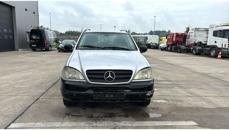 Mercedes-Benz M-Klasse ML 270 CDI - سيارة دفع رباعي: صور 2 Mercedes-Benz M-Klasse ML 270 CDI - سيارة دفع رباعي: صور 2