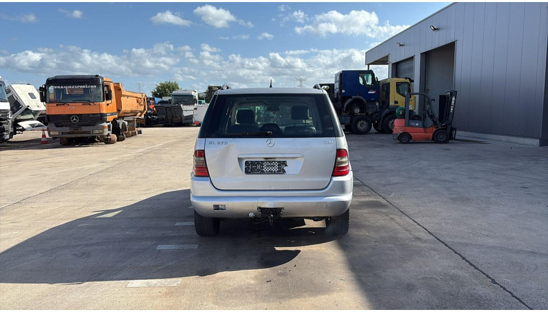 Mercedes-Benz M-Klasse ML 270 CDI - سيارة دفع رباعي: صور 5 Mercedes-Benz M-Klasse ML 270 CDI - سيارة دفع رباعي: صور 5