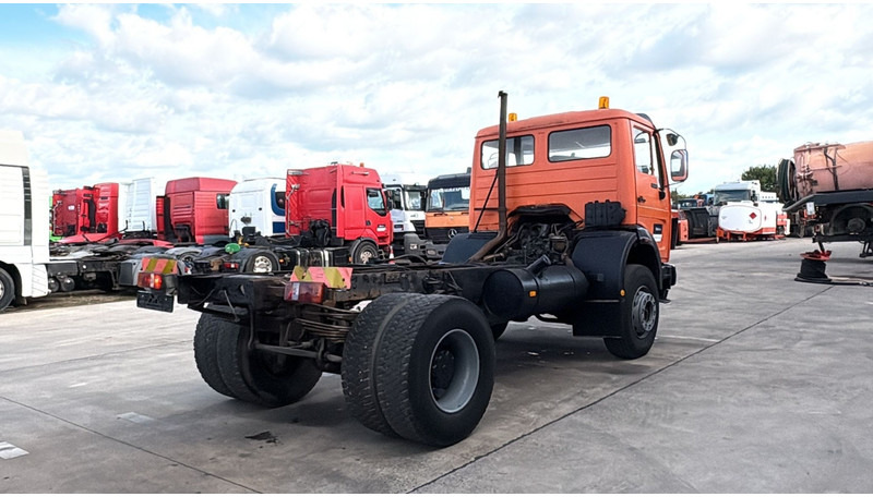 Mercedes-Benz SK 1622 (4X4 / LAMES / GRAND PONT / V6 / BIG AXLE / POMPE MANUELLE) - الشاسيه شاحنة: صور 5 Mercedes-Benz SK 1622 (4X4 / LAMES / GRAND PONT / V6 / BIG AXLE / POMPE MANUELLE) - الشاسيه شاحنة: صور 5