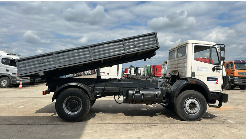 Mercedes-Benz SK 1722 (LAMES / GRAND PONT / V6 / BOITE MANUELLE / POMPE MANUELLE) - قلابات: صور 4 Mercedes-Benz SK 1722 (LAMES / GRAND PONT / V6 / BOITE MANUELLE / POMPE MANUELLE) - قلابات: صور 4