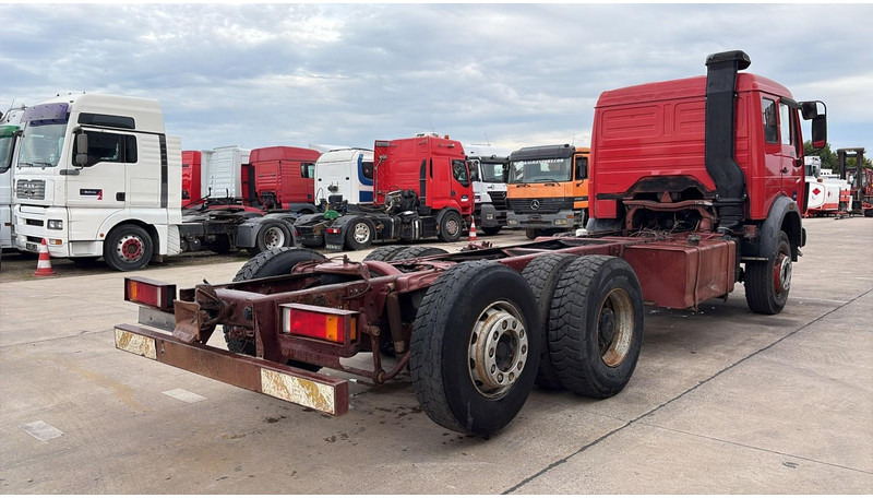 Mercedes-Benz SK 2233 (GRAND PONT / V8 AVEC 2X TURBO / BIG AXLE) - الشاسيه شاحنة: صور 4 Mercedes-Benz SK 2233 (GRAND PONT / V8 AVEC 2X TURBO / BIG AXLE) - الشاسيه شاحنة: صور 4