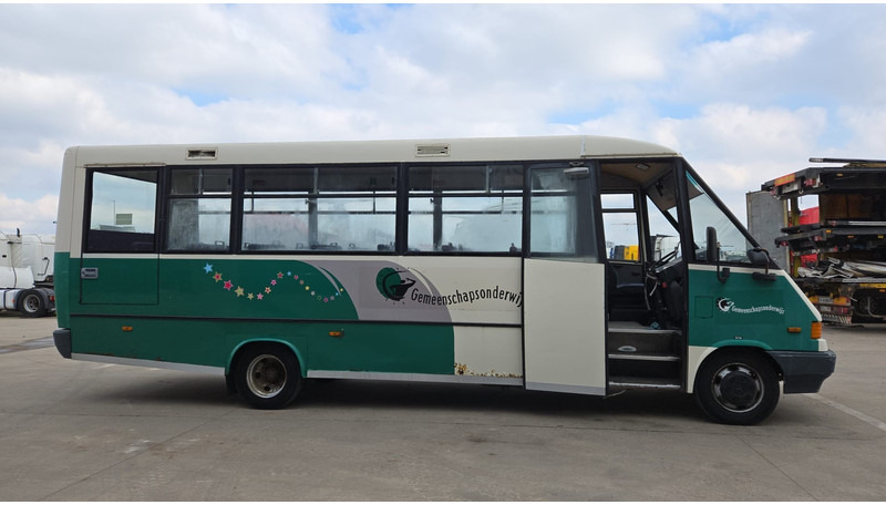 Mercedes-Benz Vario 614 (BELGIAN BUS / 34 SEATS / MANUAL PUMP / LAMES / STEEL SUSP.) - النقل الحضري: صور 4 Mercedes-Benz Vario 614 (BELGIAN BUS / 34 SEATS / MANUAL PUMP / LAMES / STEEL SUSP.) - النقل الحضري: صور 4
