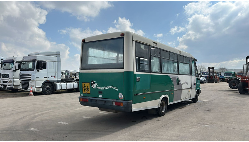 Mercedes-Benz Vario 614 (BELGIAN BUS / MANUAL PUMP / POMPE MANUELLE / BOITE MANUELLE / LAMES) - النقل الحضري: صور 5 Mercedes-Benz Vario 614 (BELGIAN BUS / MANUAL PUMP / POMPE MANUELLE / BOITE MANUELLE / LAMES) - النقل الحضري: صور 5