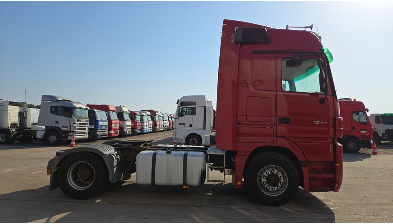 Mercedes-Benz actros 1844 (PARFAIT ETAT / PROPRE / AIRCO / MP2 / V6) - شاحنة جرار: صور 4 Mercedes-Benz actros 1844 (PARFAIT ETAT / PROPRE / AIRCO / MP2 / V6) - شاحنة جرار: صور 4