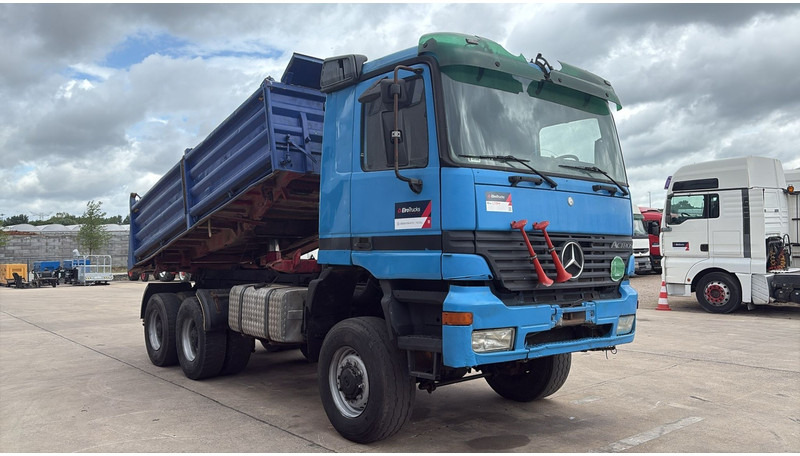 Mercedes-Benz actros 3340 (6X6 / BOITE MANUELLE /MANUAL GEARBOX / 3 PONTS / V6 / MP1) - قلابات: صور 3 Mercedes-Benz actros 3340 (6X6 / BOITE MANUELLE /MANUAL GEARBOX / 3 PONTS / V6 / MP1) - قلابات: صور 3