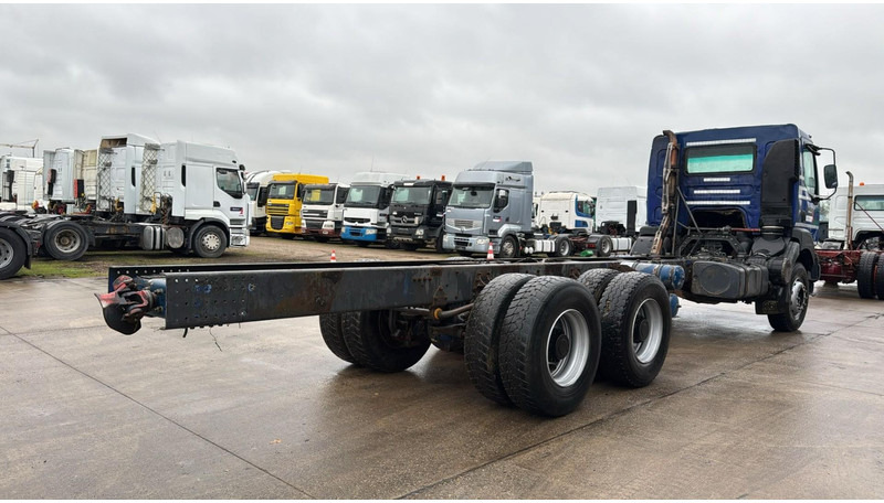 Renault Kerax 385 (POMPE MANUELLE / BOITE MANUELLE / LAMES / STEEL SUSP.) - الشاسيه شاحنة: صور 4 Renault Kerax 385 (POMPE MANUELLE / BOITE MANUELLE / LAMES / STEEL SUSP.) - الشاسيه شاحنة: صور 4