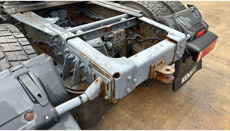 Renault Premium 370 (BOITE MANUELLE / PARFAIT ETAT / MANUAL GEARBOX) - شاحنة جرار: صور 4 Renault Premium 370 (BOITE MANUELLE / PARFAIT ETAT / MANUAL GEARBOX) - شاحنة جرار: صور 4