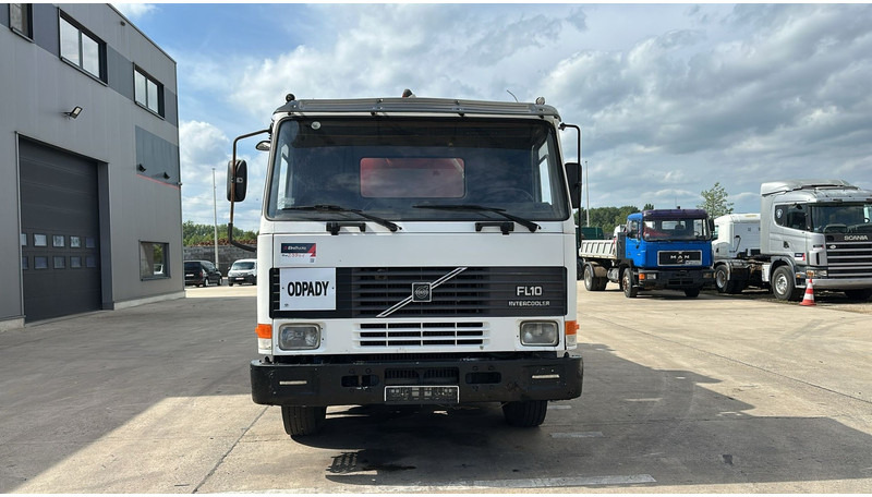 Volvo FL 10 - 280 (12.000L / POMPE MANUELLE / MANUAL PUMP / BOITE MANUELLE / MANUAL GEARBOX) - فراغ شاحنة: صور 2 Volvo FL 10 - 280 (12.000L / POMPE MANUELLE / MANUAL PUMP / BOITE MANUELLE / MANUAL GEARBOX) - فراغ شاحنة: صور 2