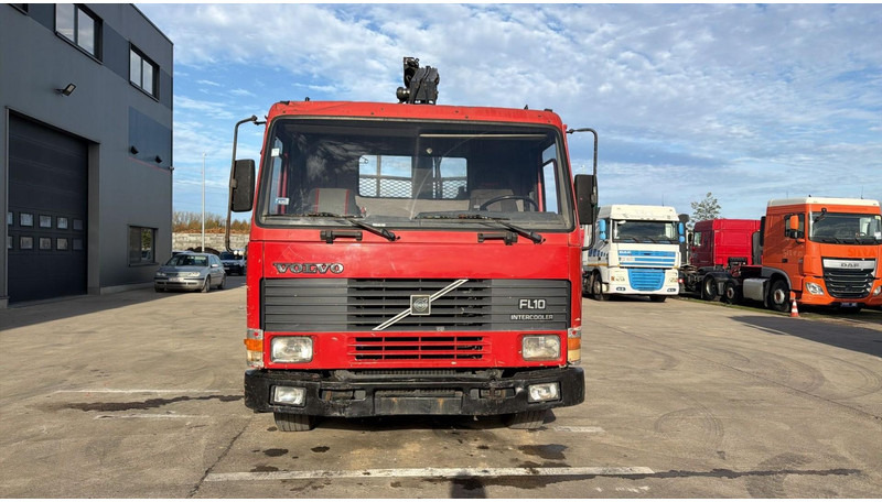 Volvo FL 10 - 320 (MANUAL PUMP / STEEL SUSP. / CRANE / LAMES / POMPE MANUELLE) - شاحنات مسطحة, شاحنة كرين: صور 2 Volvo FL 10 - 320 (MANUAL PUMP / STEEL SUSP. / CRANE / LAMES / POMPE MANUELLE) - شاحنات مسطحة, شاحنة كرين: صور 2
