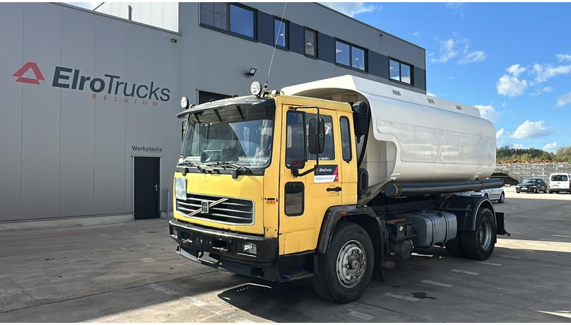 Volvo FL 6-18 (12400 LITERS / 3 COMPARTIMENTS / EURO 2 / STEEL SUSP. / LAMES) - شاحنة صهريج: صور 1 Volvo FL 6-18 (12400 LITERS / 3 COMPARTIMENTS / EURO 2 / STEEL SUSP. / LAMES) - شاحنة صهريج: صور 1