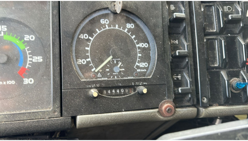 Volvo FL 6-18 (12400 LITERS / 3 COMPARTIMENTS / EURO 2 / STEEL SUSP. / LAMES) إيجار Volvo FL 6-18 (12400 LITERS / 3 COMPARTIMENTS / EURO 2 / STEEL SUSP. / LAMES): صور 18