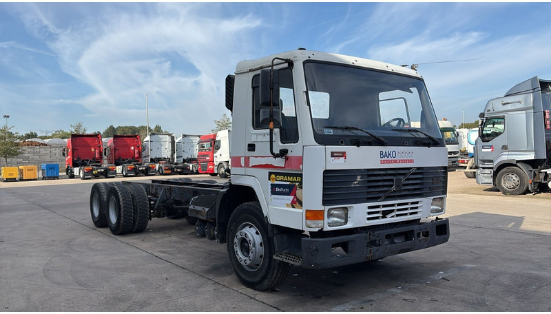 Volvo FL 7 (6X4 / LAMES / POMPE MANUELLE / MANUAL PUMP / STEEL SUSP.) - الشاسيه شاحنة: صور 3 Volvo FL 7 (6X4 / LAMES / POMPE MANUELLE / MANUAL PUMP / STEEL SUSP.) - الشاسيه شاحنة: صور 3