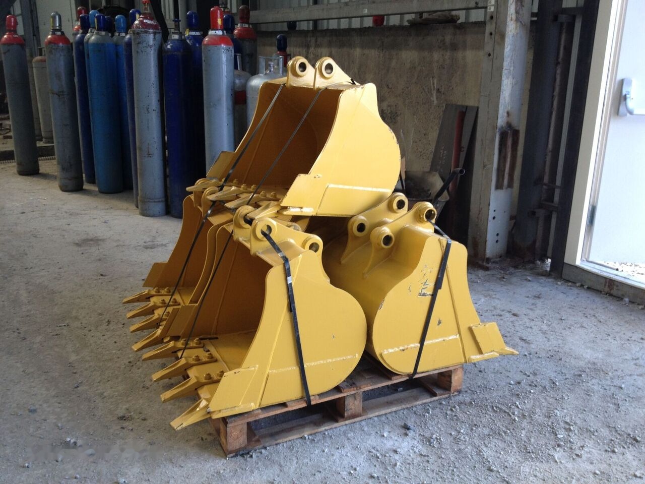 Yanmar BUCKETS - بكت حفار: صور 2 Yanmar BUCKETS - بكت حفار: صور 2