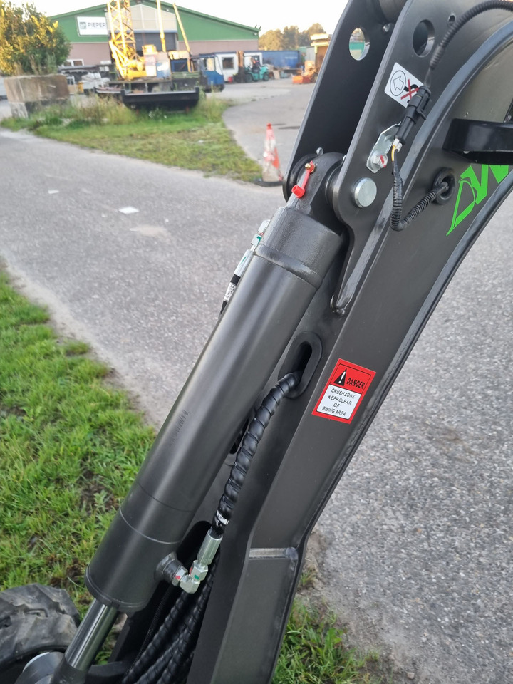 حفارة مصغرة WCM CTX 8010 Diesel: صور 14