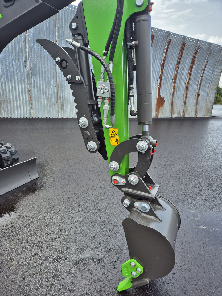 حفارة مصغرة WCM CTX 8010L Servo Diesel: صور 8