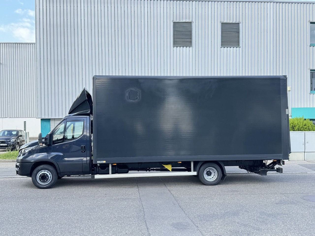 Iveco Daily 72c180 Hi-Matic Koffer LBW Luftgef. Klima - الشاحنات الصغيرة صندوق مغلق: صور 4 Iveco Daily 72c180 Hi-Matic Koffer LBW Luftgef. Klima - الشاحنات الصغيرة صندوق مغلق: صور 4