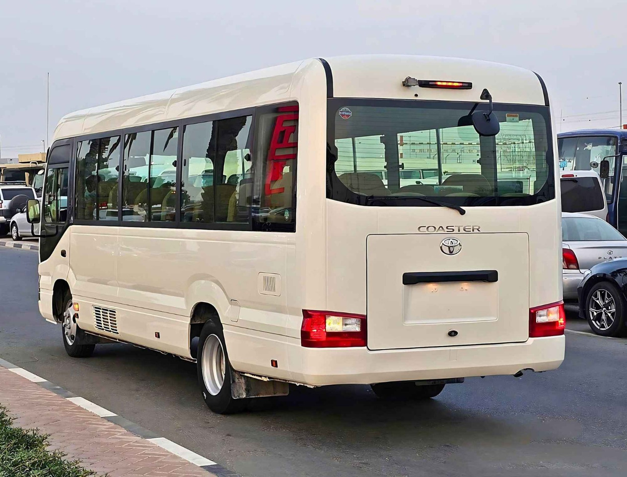 TOYOTA Coaster ... 30 places - Climatisé - حافلة صغيرة, ميكروباص: صور 3 TOYOTA Coaster ... 30 places - Climatisé - حافلة صغيرة, ميكروباص: صور 3