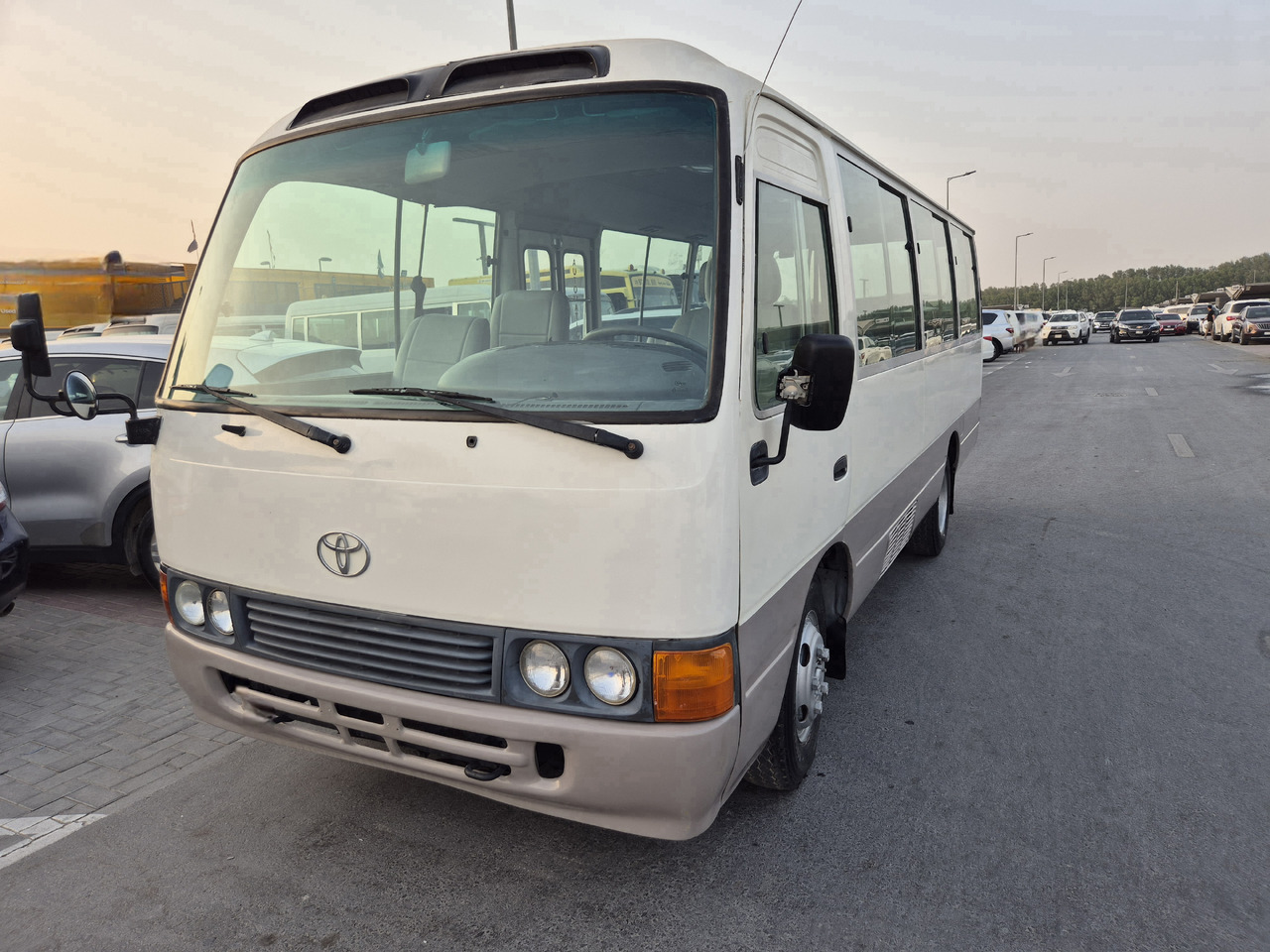 TOYOTA Coaster ... Nos bus -Originaires TOYOTA ...pas Chinois... T72 ... - حافلة صغيرة, ميكروباص: صور 2 TOYOTA Coaster ... Nos bus -Originaires TOYOTA ...pas Chinois... T72 ... - حافلة صغيرة, ميكروباص: صور 2
