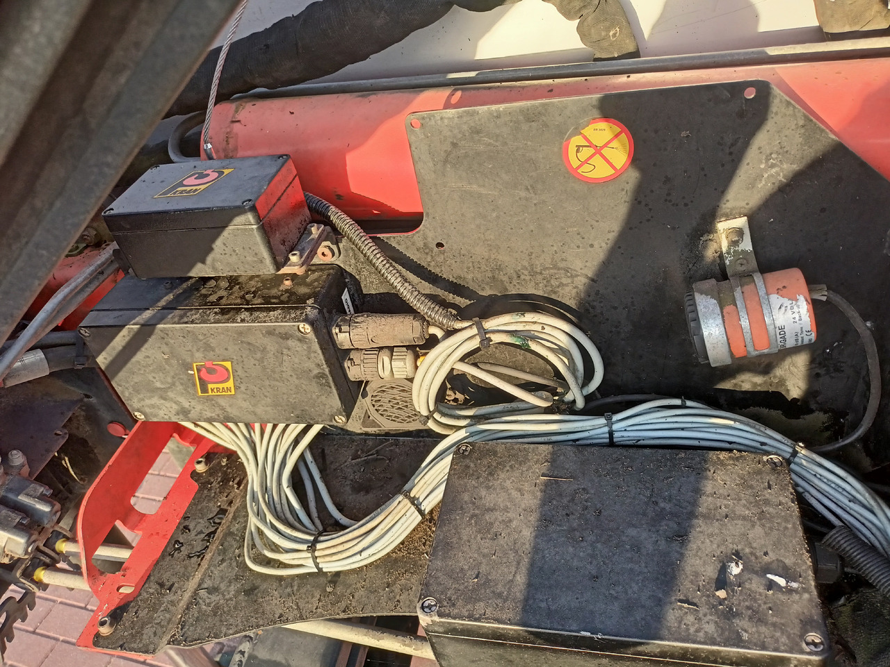 شاحنة كرين MERCEDES-BENZ Atego 1524: صور 8 شاحنة كرين MERCEDES-BENZ Atego 1524: صور 8