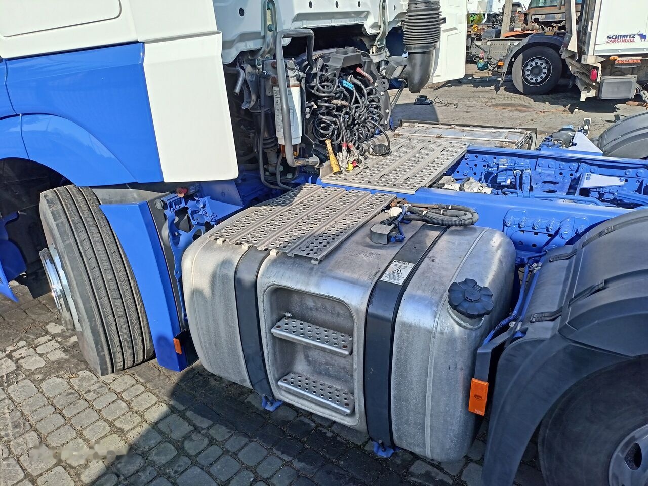 Mercedes-Benz Actros 2553 - شاحنة جرار: صور 3 Mercedes-Benz Actros 2553 - شاحنة جرار: صور 3